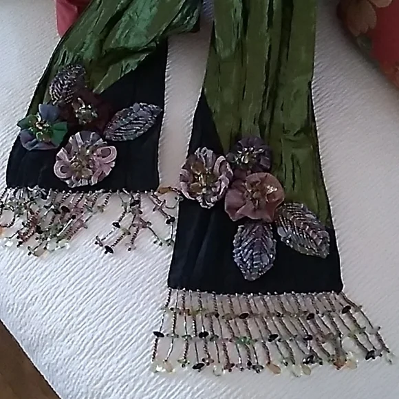 Work of Art Scarf - Picture 3 of 6